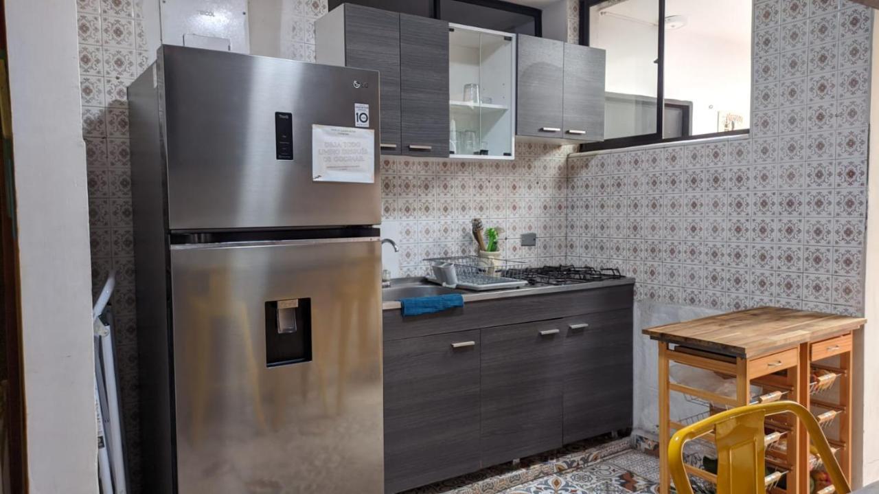 Casa Tuvia Parque Hostel เมเดยิน ภายนอก รูปภาพ