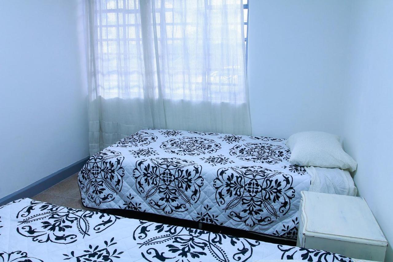 Casa Tuvia Parque Hostel เมเดยิน ภายนอก รูปภาพ