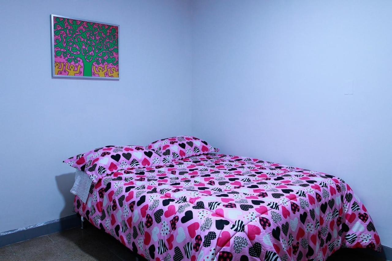 Casa Tuvia Parque Hostel เมเดยิน ภายนอก รูปภาพ