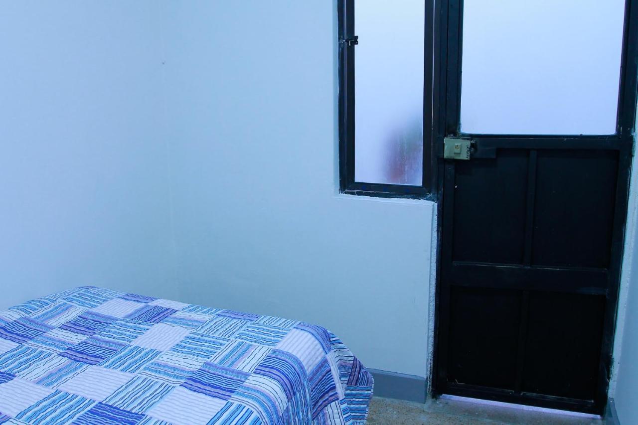 Casa Tuvia Parque Hostel เมเดยิน ภายนอก รูปภาพ