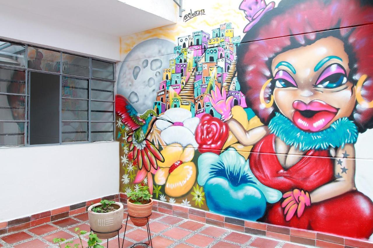 Casa Tuvia Parque Hostel เมเดยิน ภายนอก รูปภาพ